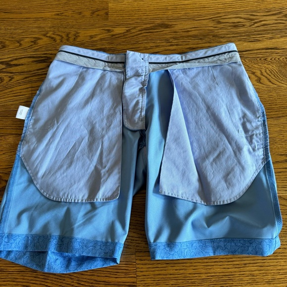 Peter Millar Crown Crafted Surge Performance Blue Shorts | Size 33 - Picture 7 of 11
